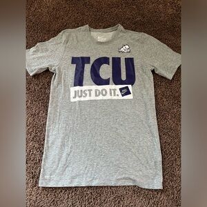 Men’s The Nike Tee Dri-Fit TCU Just Do It T-Shirt Atheltic Cut Size Small Gray
